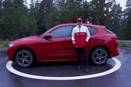 Kimi Raikkonen sceglie Stelvio Veloce per le vacanze di Natale in Finlandia