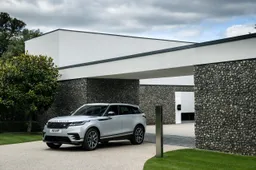 Range Rover Velar 2021: arrivano l'ibrido plug-in e nuove tecnologie