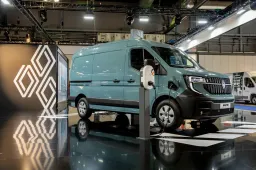 Nuovo Renault Master 2024: come cambia la quarta generazione, Diesel ed elettrica