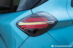 La piaga di chi non mette la freccia: facciamo un atto di civiltà