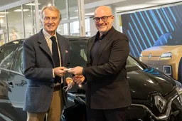 Luca Cordero di Montezemolo sceglie l’elettrico Renault: guiderà una Zoe
