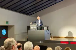 Grande successo per il convegno su auto elettrica e combustibili alternativi al Politecnico di Torino