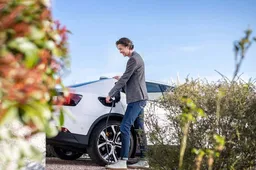 Assicurazione auto elettrica: perchè i premi stanno aumentando