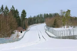 Il Nurburgring totalmente innevato: le immagini incredibili