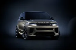 Range Rover Sport SV 2024: tanta potenza, assetto “magico”
