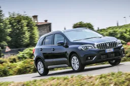Suzuki S-Cross Hybrid: dimensioni, allestimenti e prezzi