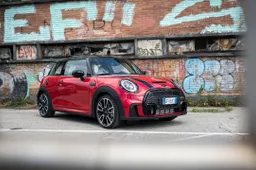 Mini Cooper S 2021: primo contatto, esterni, interni, motori, prezzi