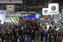 Salone dell'Auto di Detroit annullato: al suo posto un ospedale da campo