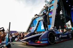 Sam Bird vince il round 1 di Diriyah E-Prix: sul podio le new entry Porsche e Mercedes