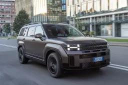 Nuova Hyundai Santa Fe Full Hybrid 2026: più potente e più tecnologica