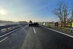 Provoca un incidente in autostrada e poi scappa sulla Torino-Aosta