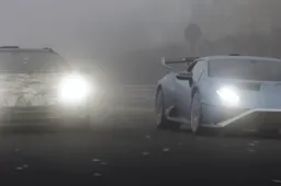 Lamborghini Huracan STO VS Sterrato, la sfida dei V10 al Nurburgring (VIDEO)