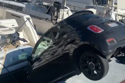 Leclerc e la foto sui social: perchè la 500 è finita a testa in giù?