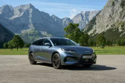 BYD domina ottobre: crescita record e leadership nei veicoli elettrificati in Italia ed Europa