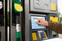 "Scocchia l'erogatore": se il self service parla salentino