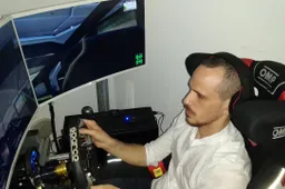 A bordo del simulatore di Hexathron Racing Systems: l’esperienza al servizio del simracing
