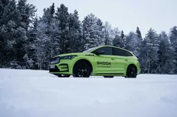 Derapata record per la Skoda Enyaq RS iV: quando l’elettrico sfida la fisica
