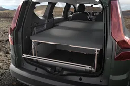 Dormire in auto? Dacia ha soluzione definitiva, debutta su Jogger [VIDEO]