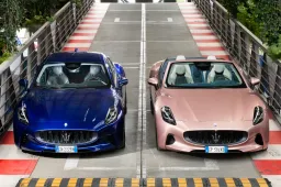 GranTurismo e GranCabrio lasciano Torino e tornano a Modena: Maserati riporta il Tridente a casa