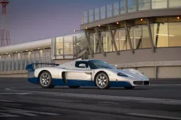 Questa è la magnifica Maserati MC12 Stradale battuta all’asta a una cifra record