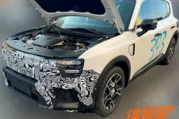 smart, passo indietro sull'elettrico: allo studio un nuovo ibrido