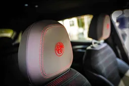 Alcantara veste Alfa Romeo Tonale: gli interni del nuovo SUV italiano tra eleganza e sportività