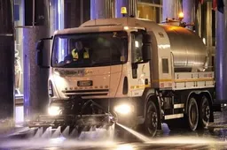 Torino, lavaggio straordinario delle strade contro smog e polveri