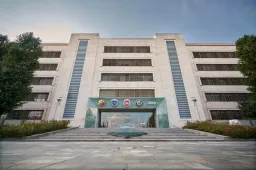 Perché Stellantis ha tolto i loghi dalla sede di Mirafiori? Basta fake news, il motivo si sa da tempo