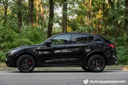 Alfa Romeo Stelvio Quadrifoglio premiato, questa volta ai Carwow Awards 2018