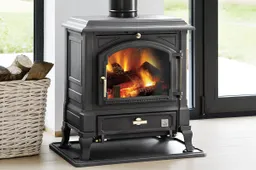 Le auto nel traffico inquinano meno delle stufe a legna: la scoperta di uno studio inglese