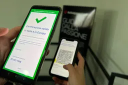 Arriva il Super Green Pass: cos'è e cosa cambia per i trasporti