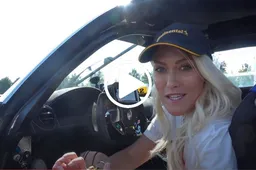 Una bionda a bordo di una Maserati MC12 Corsa: è l’unica nel suo genere! [VIDEO]