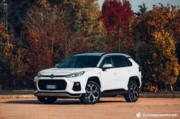 Suzuki Across: prova su strada, interni, consumi, prezzi