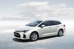 Suzuki Swace: Data Uscita, Dimensioni, Interni, Motore