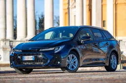 Suzuki Swace Hybrid: prova in anteprima, interni, motore e prezzi