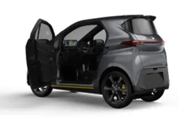 Swapa, com’è la microcar che si usa come uno scooter