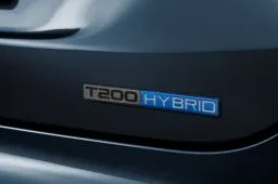 Auto ibride: come stanno cambiando il mercato (e il portafoglio degli italiani)