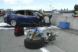 Ancora un incidente: il titolo Tesla crolla in borsa