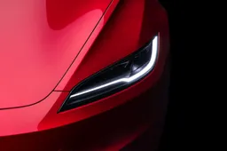 In Europa l’elettrico supera il Diesel: Tesla traina le vendite