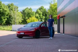 Prova Tesla Model 3 Long Range AWD 2024: la più equilibrata è anche la migliore?