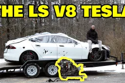 La Tesla Model S con il V8 della Camaro: qualcuno la sta creando [VIDEO]