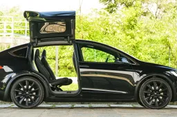 Aggiornamento Tesla Model S e Model X: autonomia oltre i 600 km e altre novità