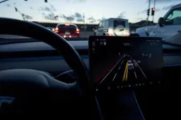 Class Action contro Tesla: i dipendenti violano la privacy dei clienti