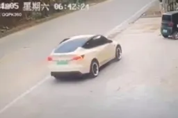 Spaventoso incidente Tesla Model Y in Cina: ecco il tragico video
