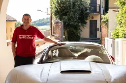 Ecco la Testadoro Essenziale: linee sinuose e artigianalità torinese