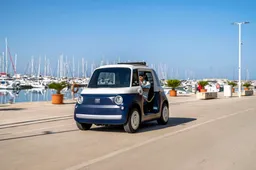 Ecco la FIAT Topolino Vilebrequin, la microcar perfetta per l'estate