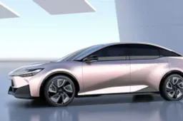 Toyota bZ3: pronta la berlina giapponese anti Tesla Model 3