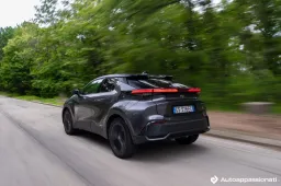 Toyota accelera sull’ibrido, l'elettrico può aspettare