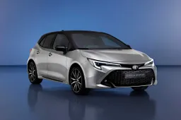 Toyota Corolla 2022: il restyling europeo spinge sull’ibrido