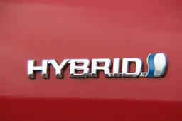 Auto Full Hybrid: cos’è, vantaggi e come funziona l’ibrido senza spina